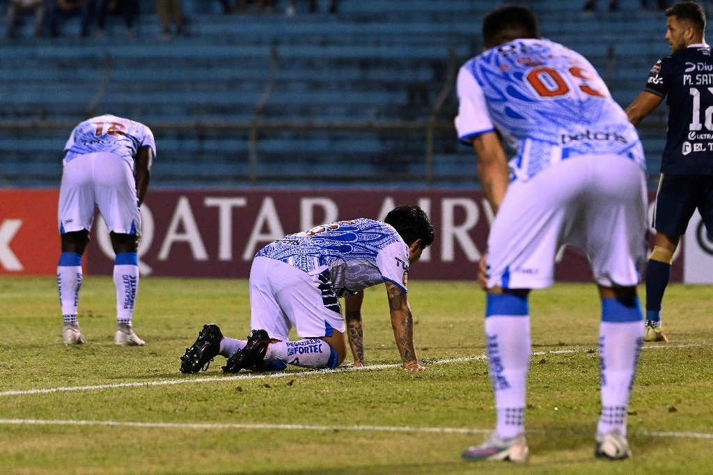 Un cabezazo certero de Ilian Hernández, al minuto 73, destrabó un partido que se fueron complicando los dirigidos por Guillermo Aldama. Foto Afp

