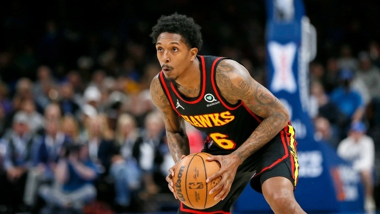 Al no poder colocarse en ningún equipo la temporada pasada, Lou Williams jugó su último duelo con los  ‘Atlanta Hawks’, en abril de 2022. Foto Ap