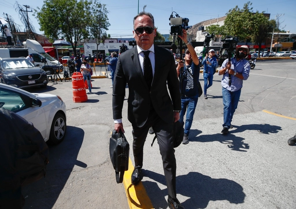 “Se podría adelantar para la próxima semana la firma del acuerdo reparatorio, también con el caso Agronitrogenados", dijo Miguel Ontiveros, abogado del ex director de Pemex. Foto Víctor Camacho / archivo