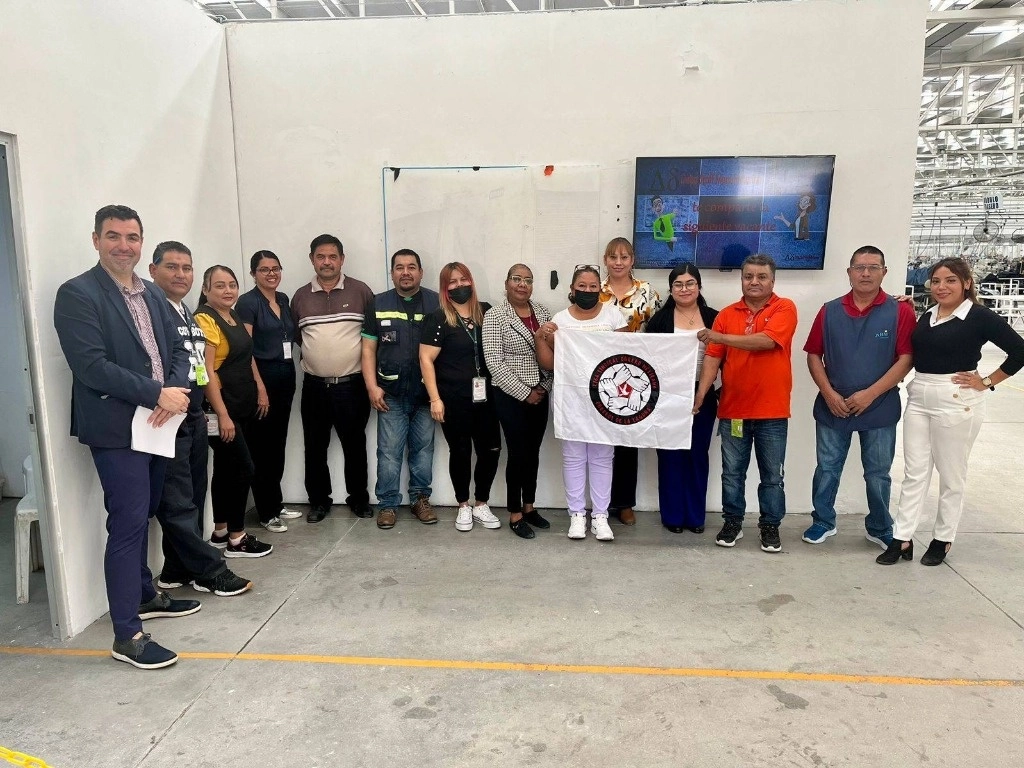 Representantes de la Liga Sindical Obrera Mexicana se adjudicaron el CCT de la empresa manufacturera Delta Staff Manufacturing, ubicada en Lerdo, Durango. Foto Tomada de https://www.facebook.com/profile.php?id=100093996558808 / Archivo