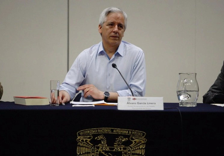 Álvaro García Linera, vicepresidente depuesto de Bolivia, durante la clase magistral El proceso boliviano en el contexto latinoamericano, en la UNAM. Foto Cristina Rodríguez