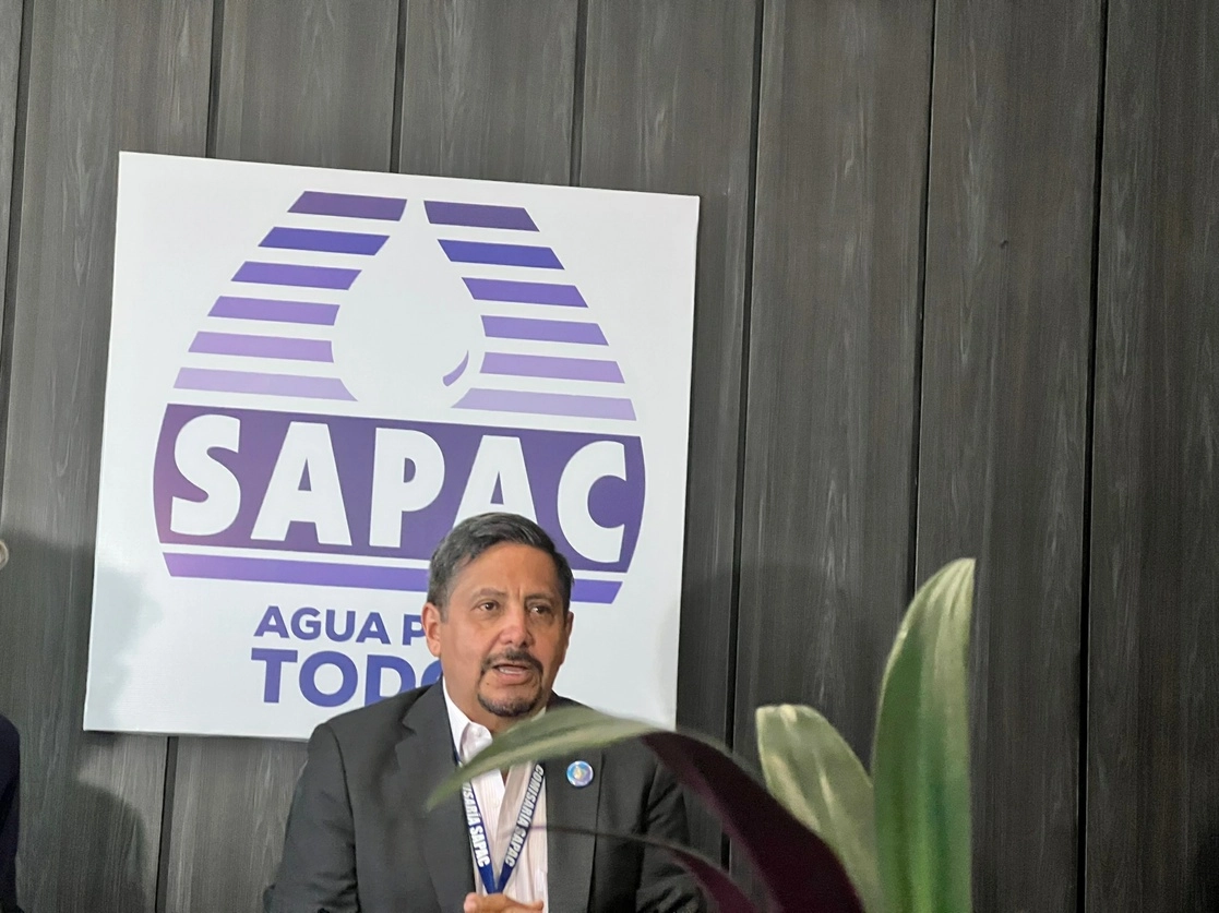 El comisario del Sistema del Agua Potable de Cuernavaca (Sapac), Eleael Acevedo Velázquez, informó que el organismo enfrenta un  adeudo histórico de mil 59 millones 193 mil pesos. Foto Rubicela Morelos