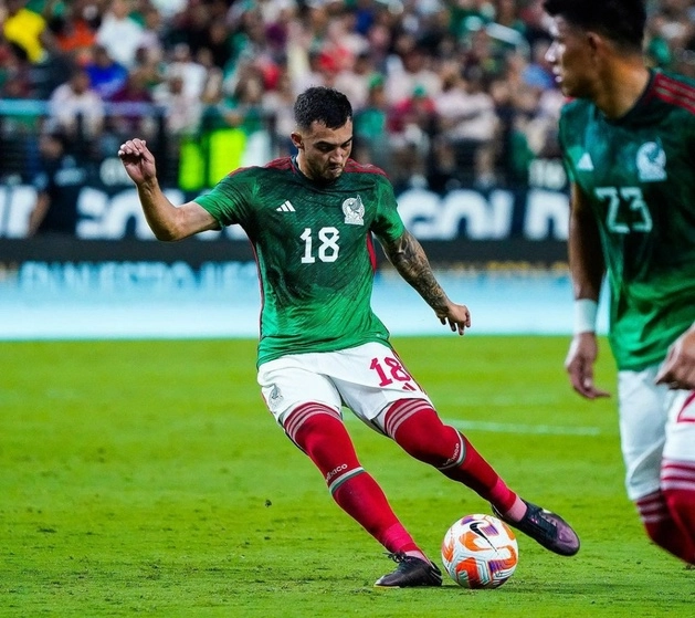 El mediocampista y seleccionado tricolor espera en estos días finiquitar su traspaso. Foto @miseleccionmx 