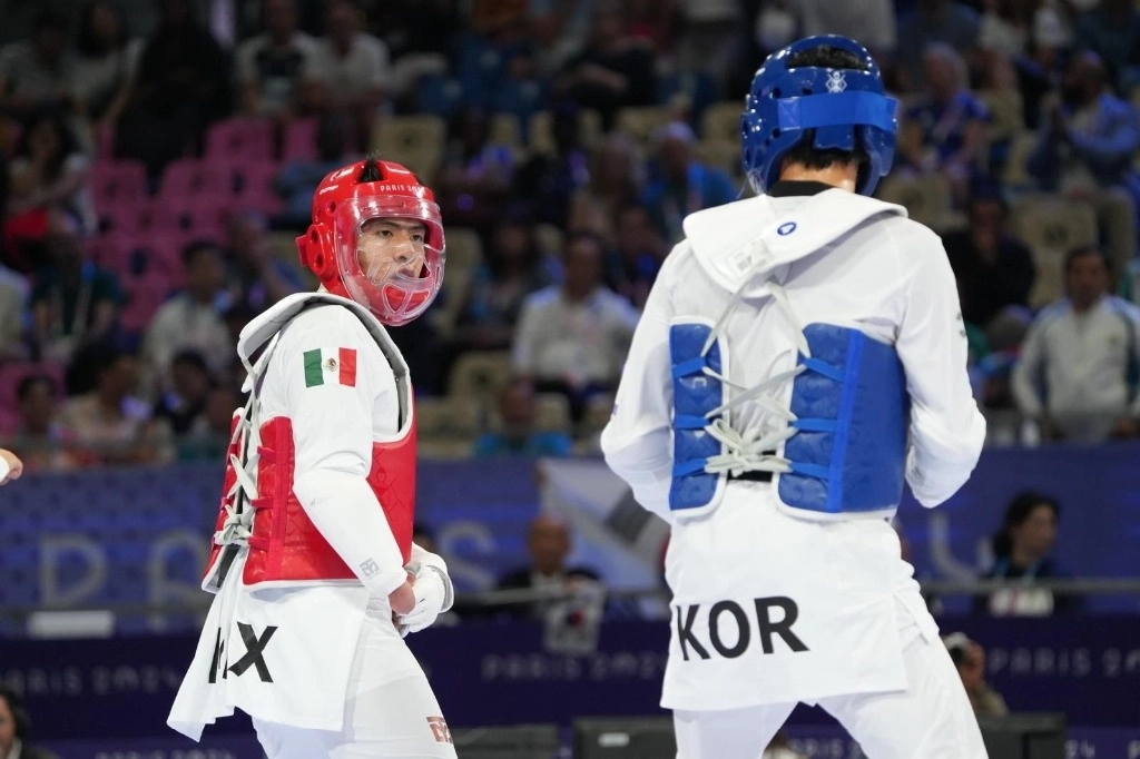 El mexicano, Luis Mario Nájera, remontó la pelea ante el surcoreano, Jeonghun Joo, para avanzar a la final en la categoría K44 en menos de 80 kilogramos. Foto Conade