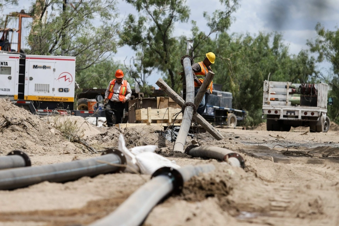 Trabajos de rescate de los mineros atrapados en la mina El Pinabete, en Coahuila. Foto Cuartoscuro