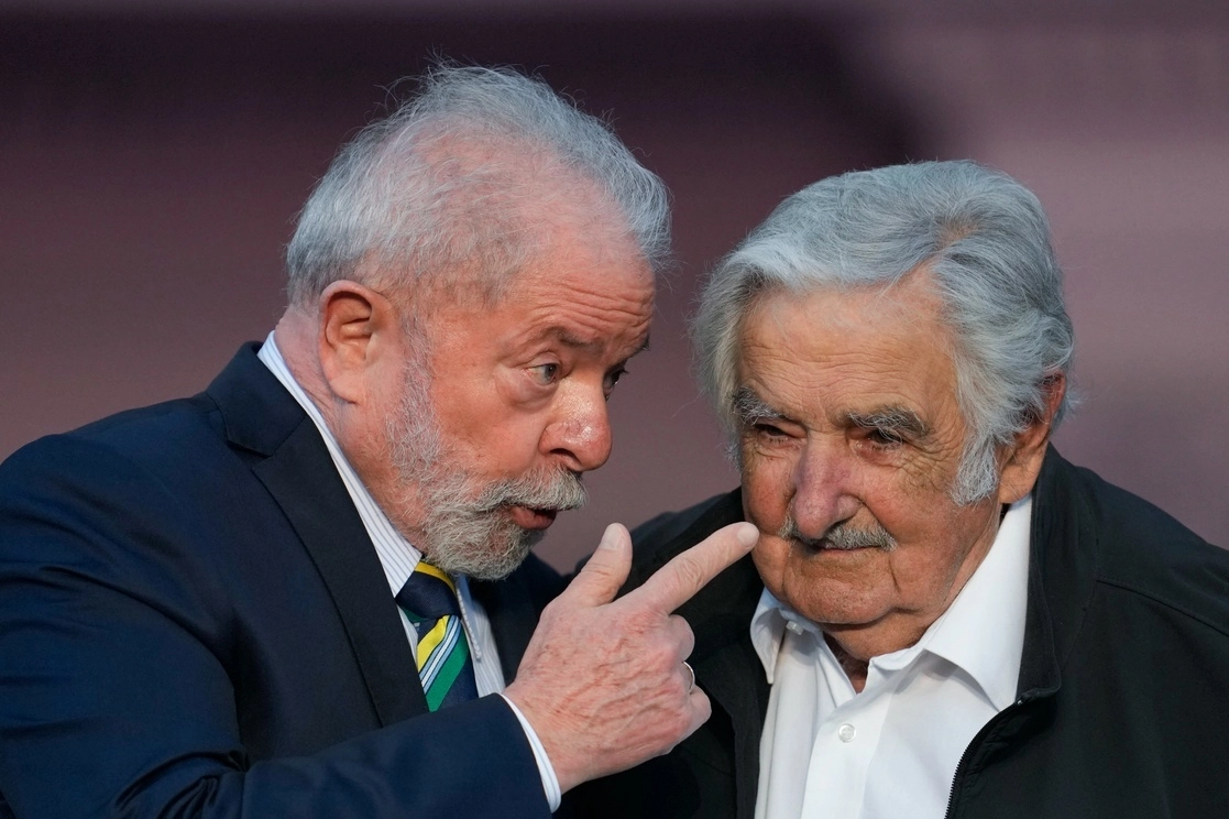 Luis Inácio Lula da Silva, expresidente de Brasil y José ‘Pepe’ Mujica, exmandatario de Uruguay. Foto Ap/ Archivo
