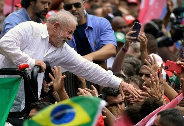 Luiz Inácio Lula da Silva confió que los resultados de la segunda vuelta electoral le favorecerán. Foto Afp