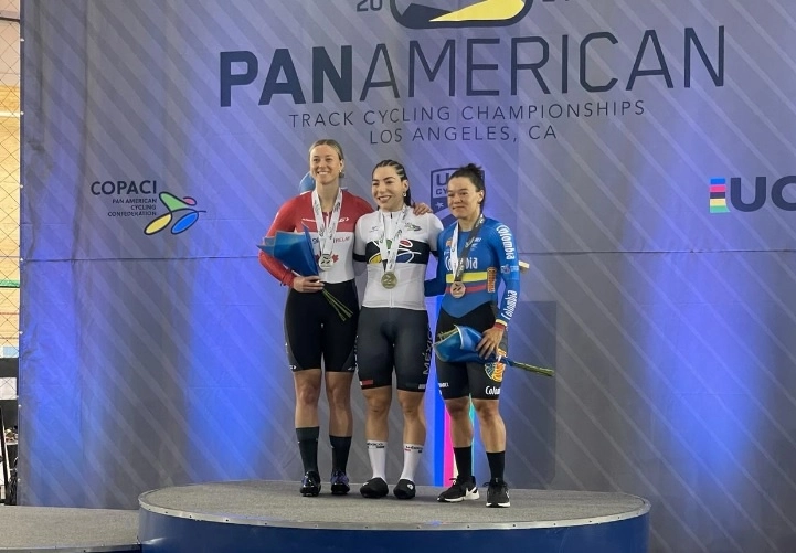 La mexicana dominó la prueba de velocidad individual femenina y venció en la final a la vigente campeona olímpica, la canadiense Kelsey Mitchell. Foto @fedeciclismocol