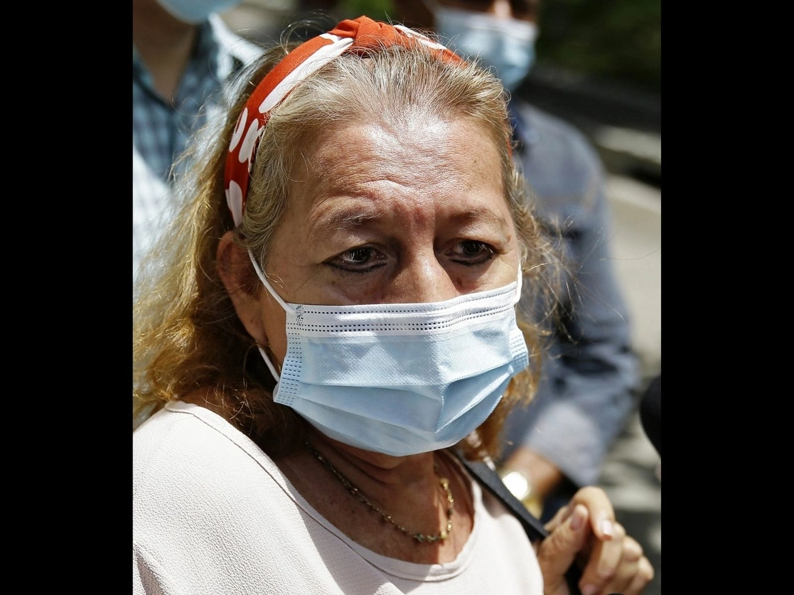 Rosibel Arriaza, madre de Victoria Salazar, pidió al presidente de EU, Joe Biden, dar refugio a sus dos nietas. La imagen, del 29 de marzo de 2021. Foto Afp 