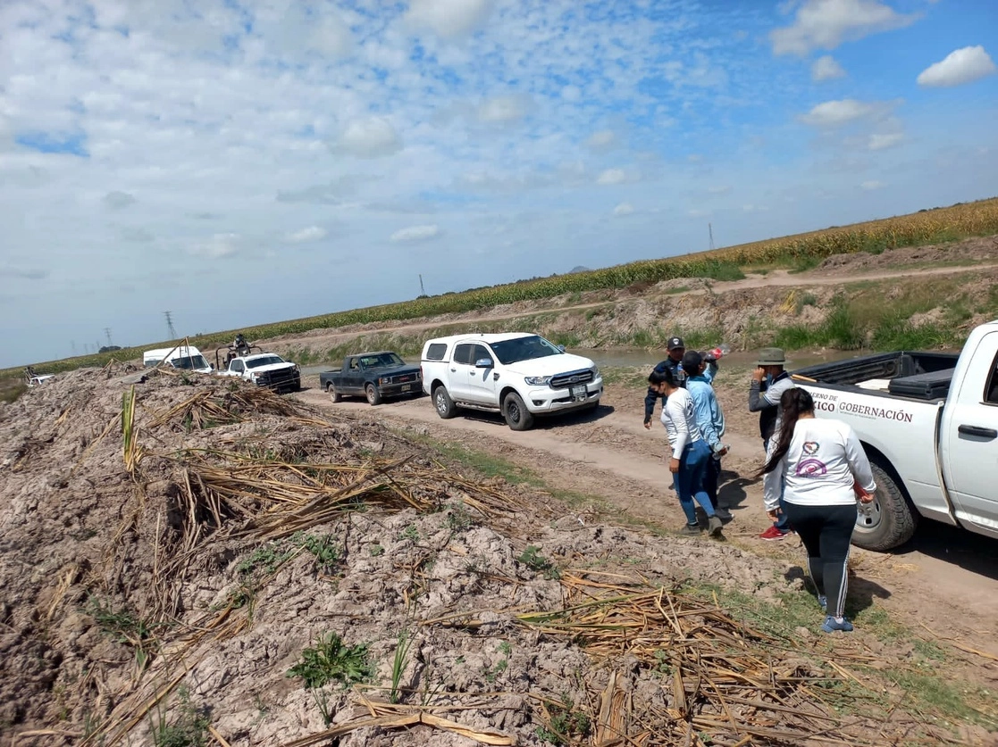 Madres buscadoras de México realizan recorridos en terrenos de Guasave, Sinaloa. Foto tomada de la cuenta de Twitter @MadresBuscan