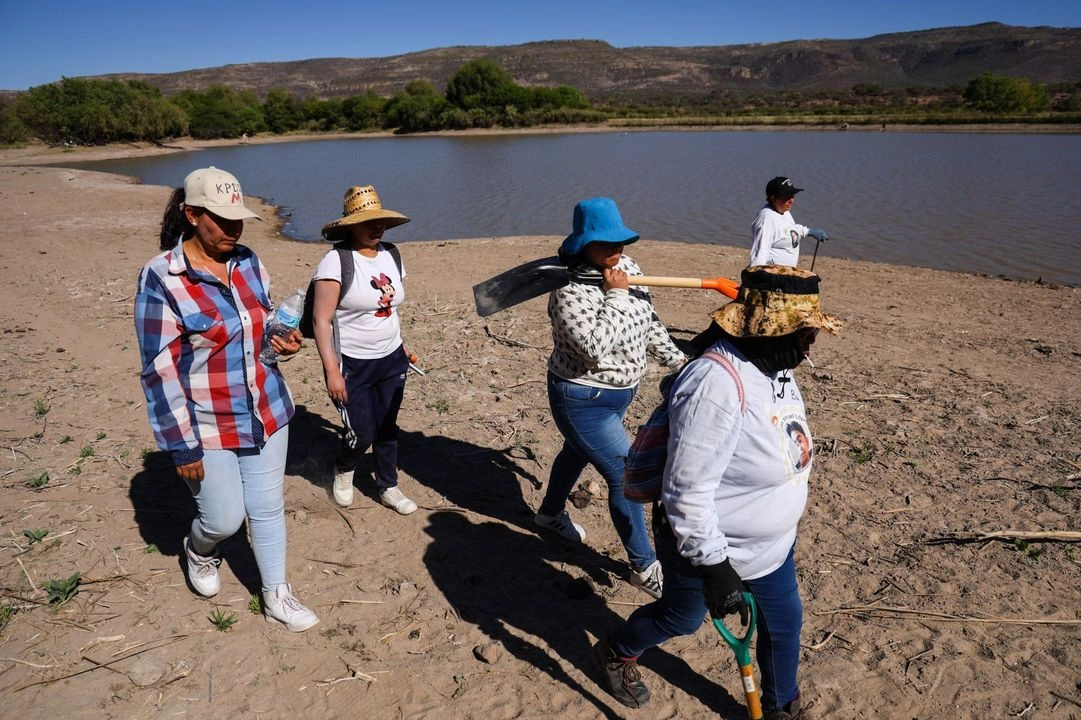 El colectivo Amor a Los Desaparecidos en Tamaulipas halló el cadáver tras una llamada anónima que les reveló la ubicación. Foto  