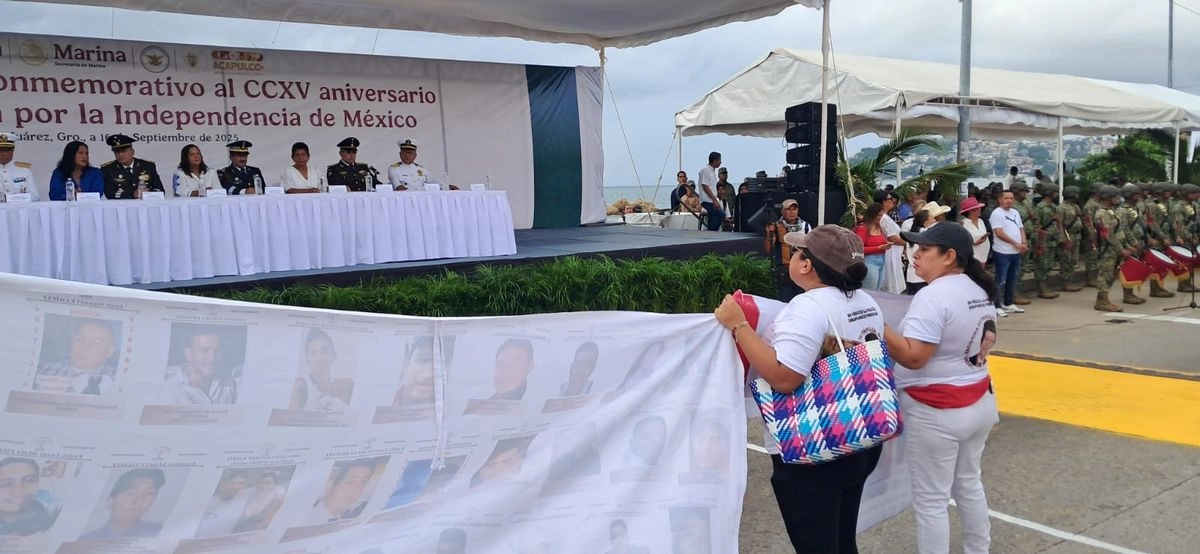 La presidenta del colectivo Memoria, Verdad y Justicia de Acapulco, Socorro Gil Guzmán, expresó que "no es justo que nos sigan quitando las fotografías, cuando el trabajo de las autoridades es buscar a nuestros hijos, y lejos de buscarlos, entorpecen nuestras búsquedas y nuestra labor".