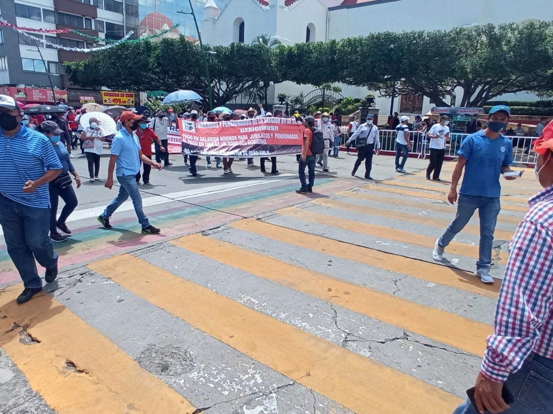 Los profesores piden ser escuchados por el Presidente. Foto La Jornada