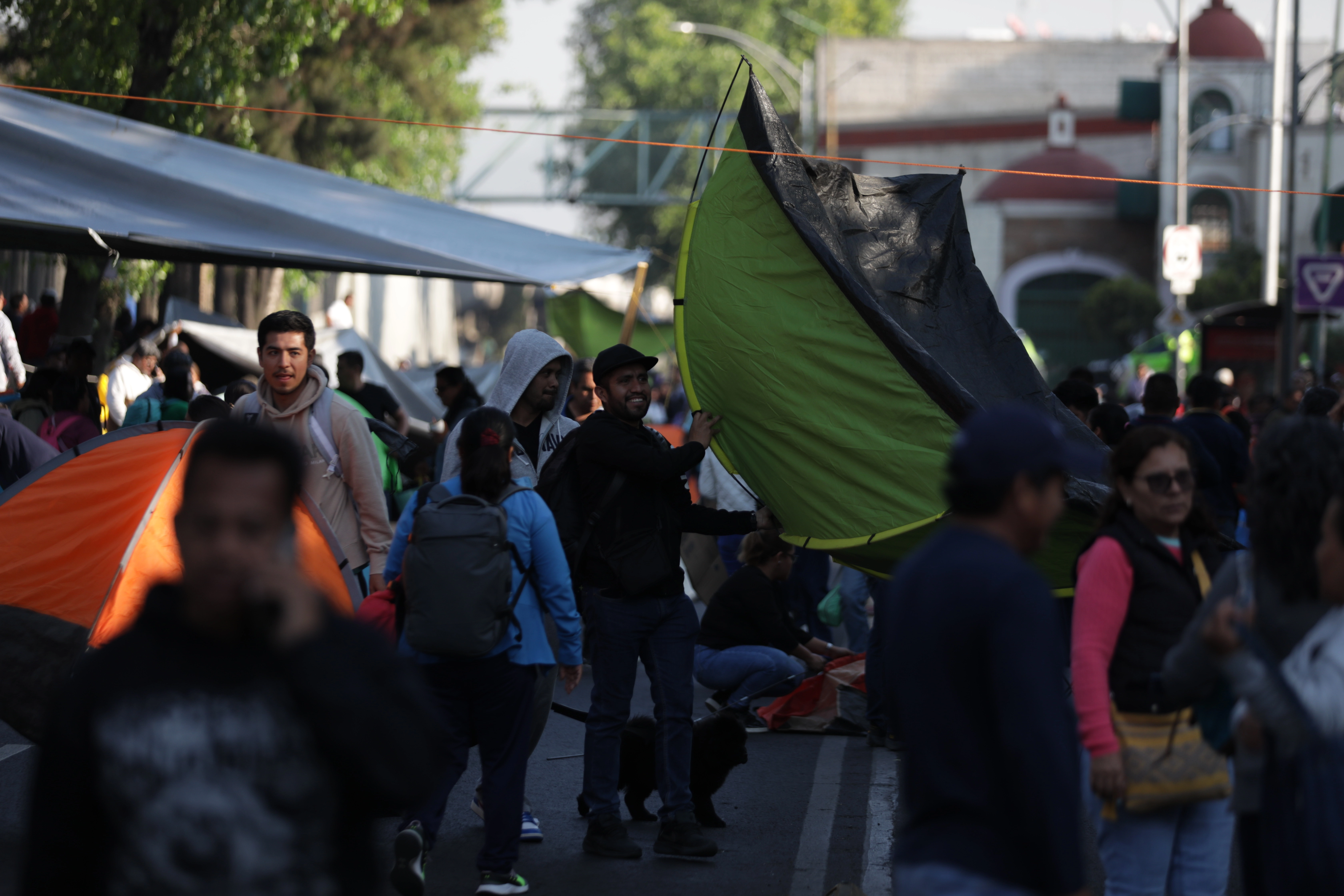 La Jornada - Maestros, en alerta máxima por posible albazo legislativo a  reforma del Issste