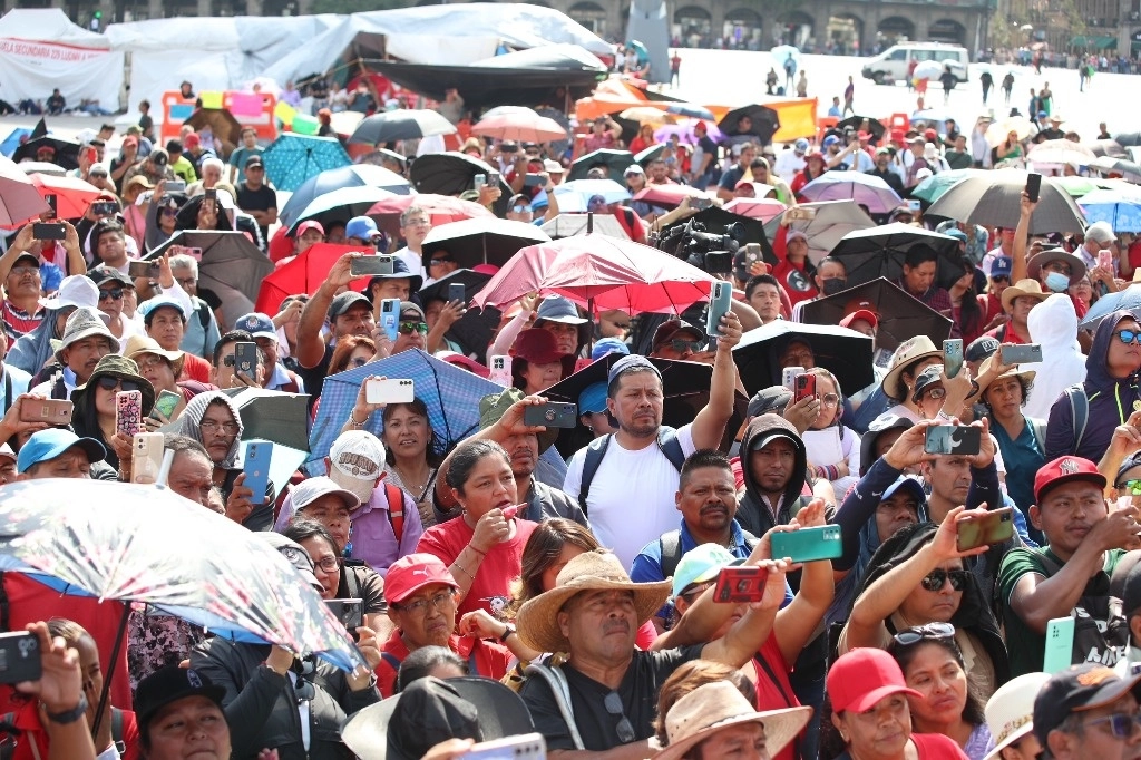 Integrantes de la CNTE Michoacán, de la corriente  que encabeza Jairo Mandujano exigieron pagos a maestros eventuales. Foto María Luisa Severiano/Archivo
