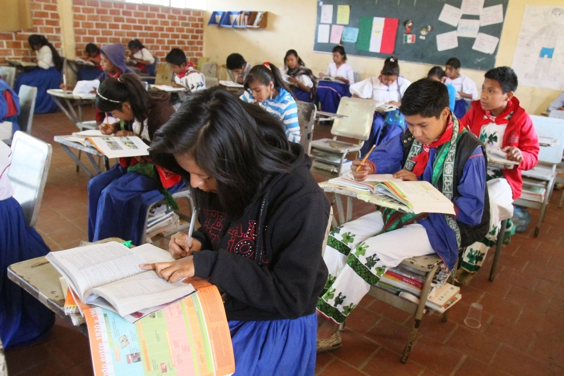 Telesecundaria wixárika. Foto Arturo Campos Cedillo/ archivo