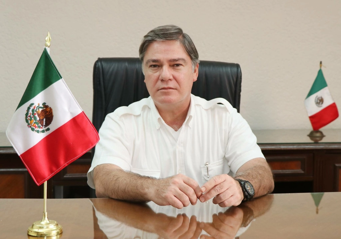 Sindicatos de maestros y burócratas del estado lanzaron consignas en contra del director del Isset, Fernando Mayans Canabal. Foto Facebook @issetTabasco