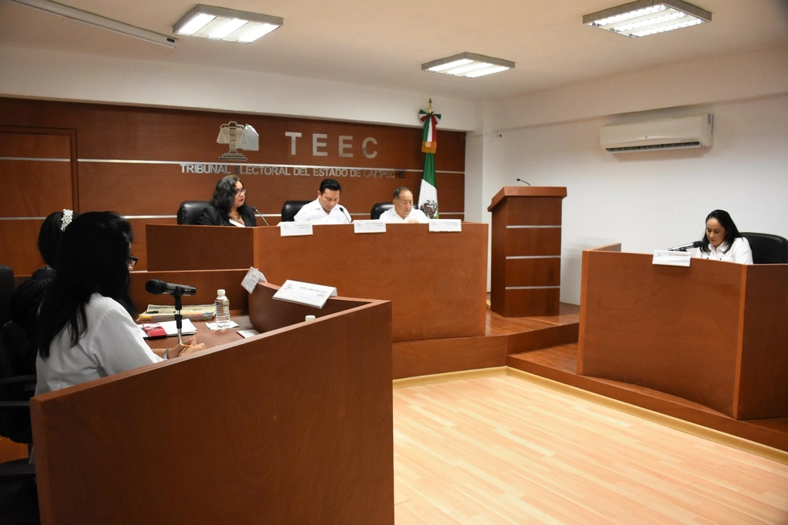 La magistrada Noemí Domínguez Aké tomo protesta como magistrada presidenta del Tribunal Electoral Estatal de Campeche. Foto La Jornada 