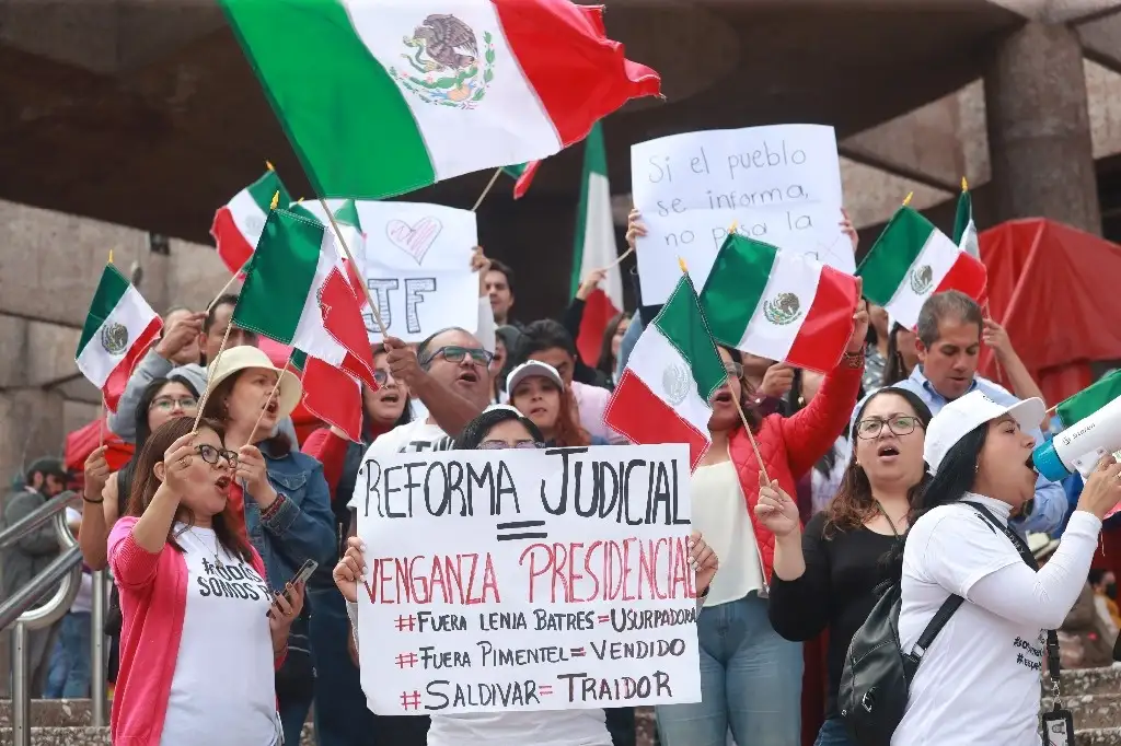 La referencia que hacen para que sus peticiones sean atendidas señala un alejamiento “sobre la existencia de un proceso en curso de ruptura del orden democrático en México, mediante el cese masivo de la totalidad de personas juzgadoras federales. Foto Luis Castillo / Archivo
