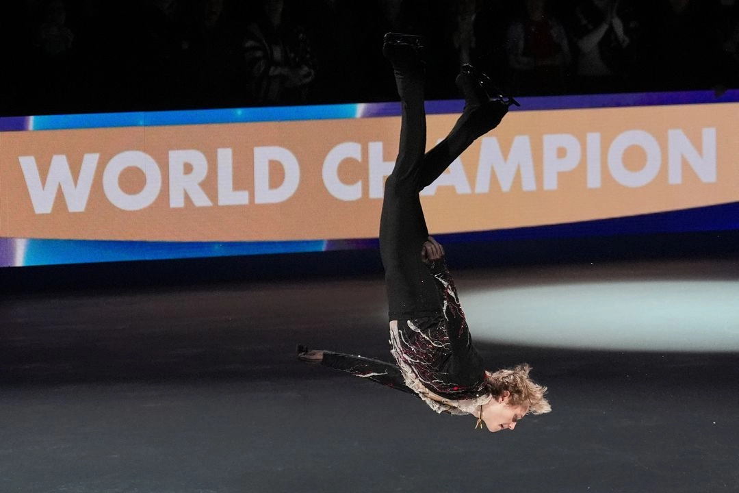 La figura de Virginia, de 20 años, recibió 208.15 puntos en el programa de patinaje libre para un total de 318.56, con los que superó ampliamente al kazajo Mikhail Shaidorov (287.47).