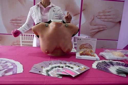 Las mujeres de 75 años y mayores de esa edad no se benefician de las mamografías de detección periódicas, informaron investigadores en un estudio. Foto Cristina Rodríguez / Archivo