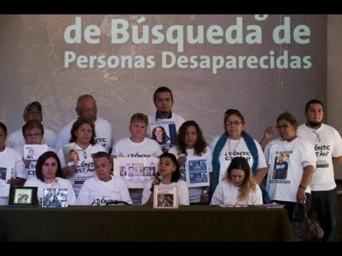 En la presentación del acuerdo publicado hoy se advierte que México vive una crisis de desaparición de personas, con un registro, al 1 de agosto de 2020, de más de 73 mil casos. En la imagen, un colectivo de búsqueda de personas desaparecidas. Foto Jair Cabrera / Archivo