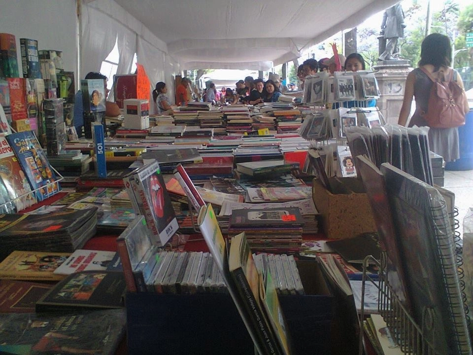 El Tianguis de Libros se colocará sobre Paseo de la Reforma, entre el Ángel de la Independencia y la glorieta de El Ahuehuete. Foto ‘La Jornada’