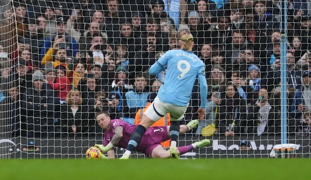 La falta de acierto de Haaland, con solo un gol en los últimos siete partidos, es uno de los síntomas de la profunda crisis que está atravesando esta temporada Manchester City, que ha ganado uno de sus últimos 13 encuentros en todas las competiciones, el 26 de diciembre de 2024. Foto Martin Rickett / PA vía Ap