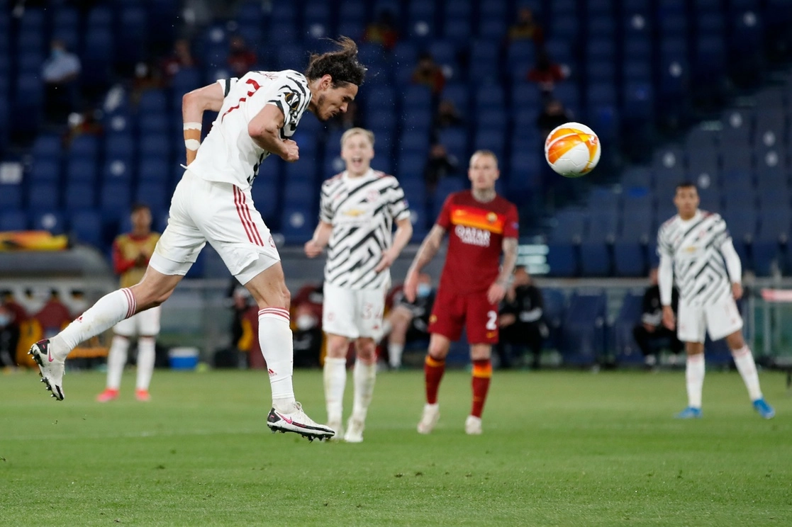 Edinson Cavani marcó los dos goles del United frente a Roma, en una de las semifinales de la Liga Europa. Foto Ap