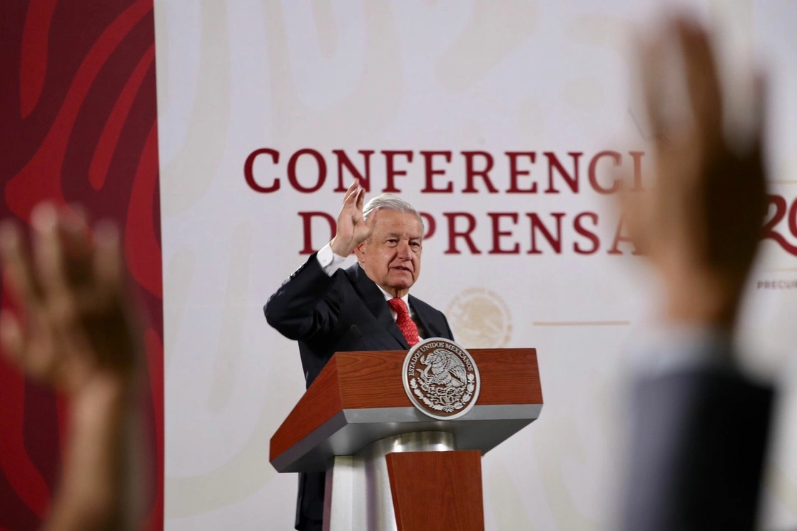 El Presidente de México, Andrés Manuel López Obrador, durante su conferencia matutina en Palacio Nacional, en la Ciudad de México, el 9 de junio de 2022. Foto Luis Castillo