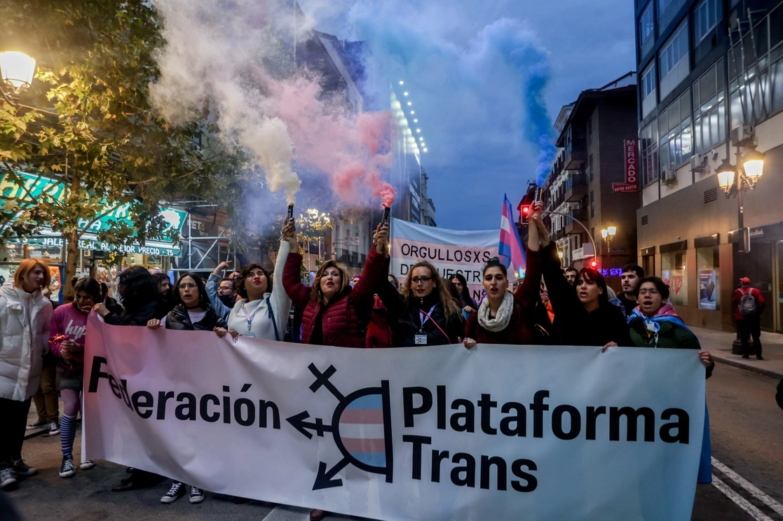 Miles de personas en Madrid se manifestaron a favor de un ley para regular los derechos transexuales. Foto Europa Press