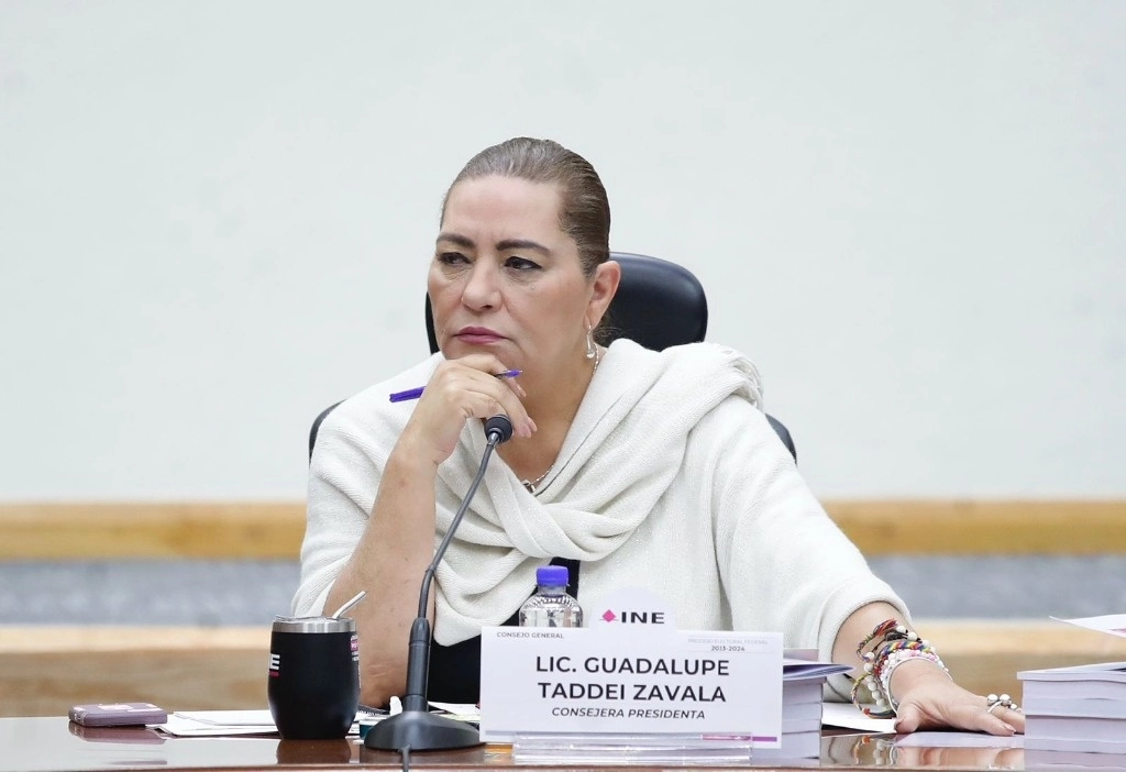 La consejera presidenta del INE, Guadalupe Taddei, durante la sesión del consejo general del organismo, en sus instalaciones en la Ciudad de México, el 19 de febrero de 2024. Foto Cristina Rodríguez