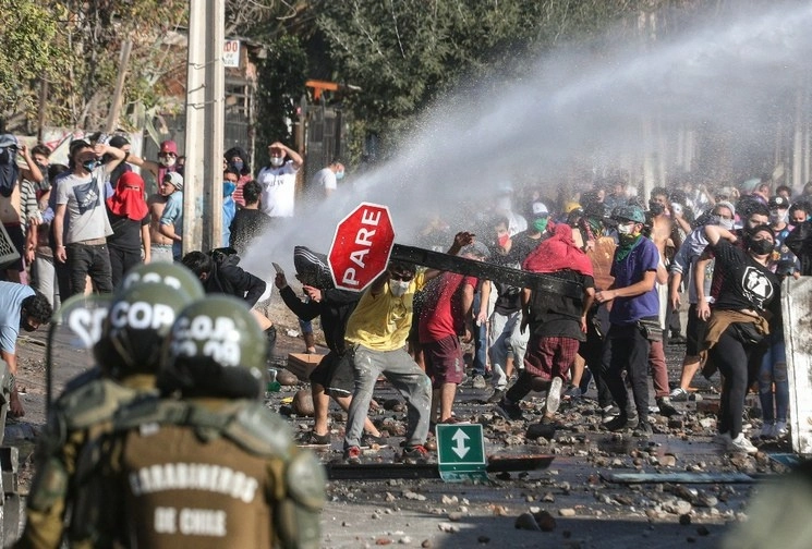 El estallido social en Chile derivó en la Convención Constitucional que redacta la nueva Carta Magna de la nación sudamericana. Foto Ap/Archivo