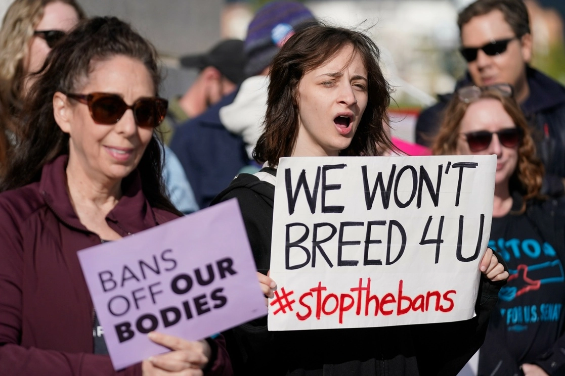 Personas asisten a una manifestación por el derecho al aborto en el Capitolio del Estado de Utah, el pasado 3 de mayo. Foto Ap