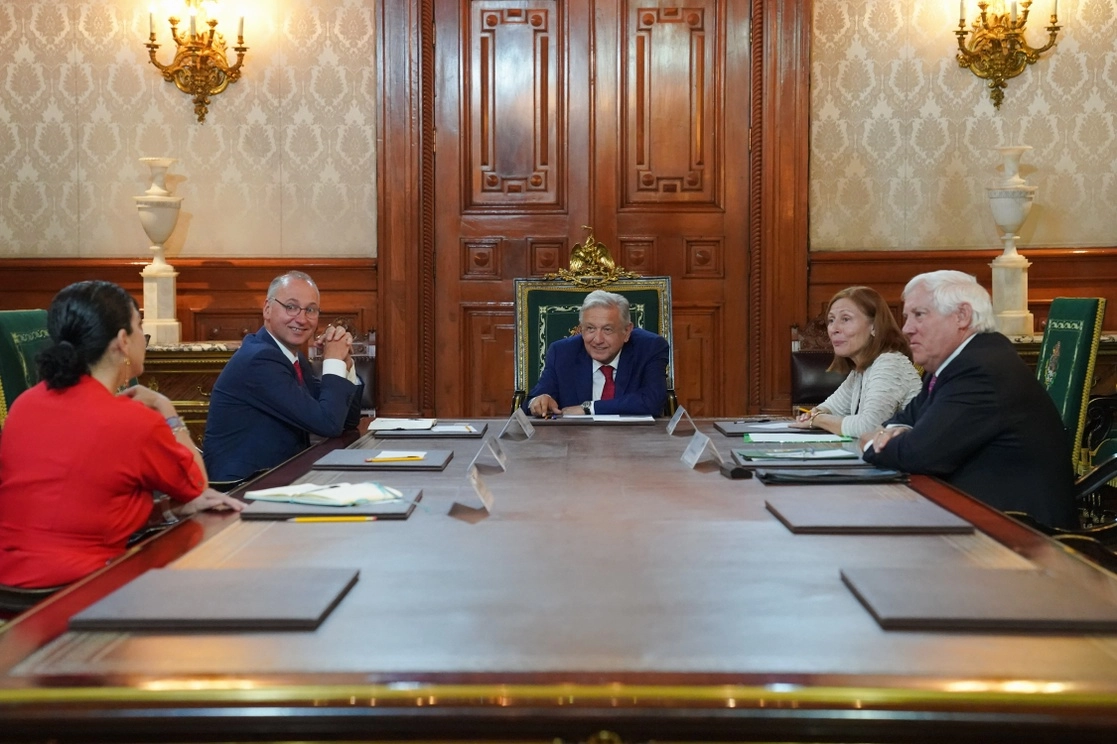 El presidente López Obrador y Baumann estuvieron acompañados por los titulares de las secretarías de Economía, Tatiana Clouthier, y de Agricultura, Víctor Villalobos, el 9 de agosto de 2022. Foto tomada del Twitter de @lopezobrador_