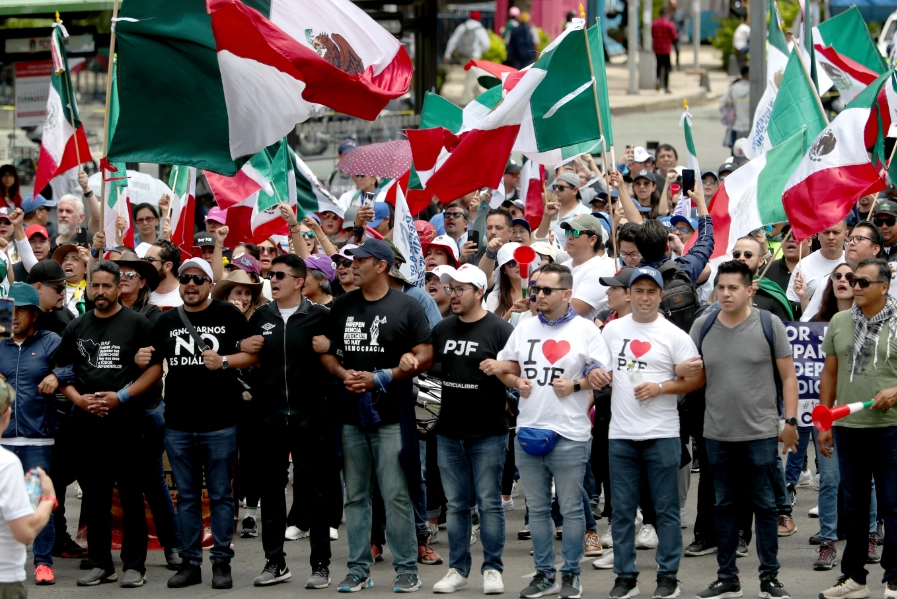 Trabajadores del PJF durante una protesta. Foto Alfredo Domínguez