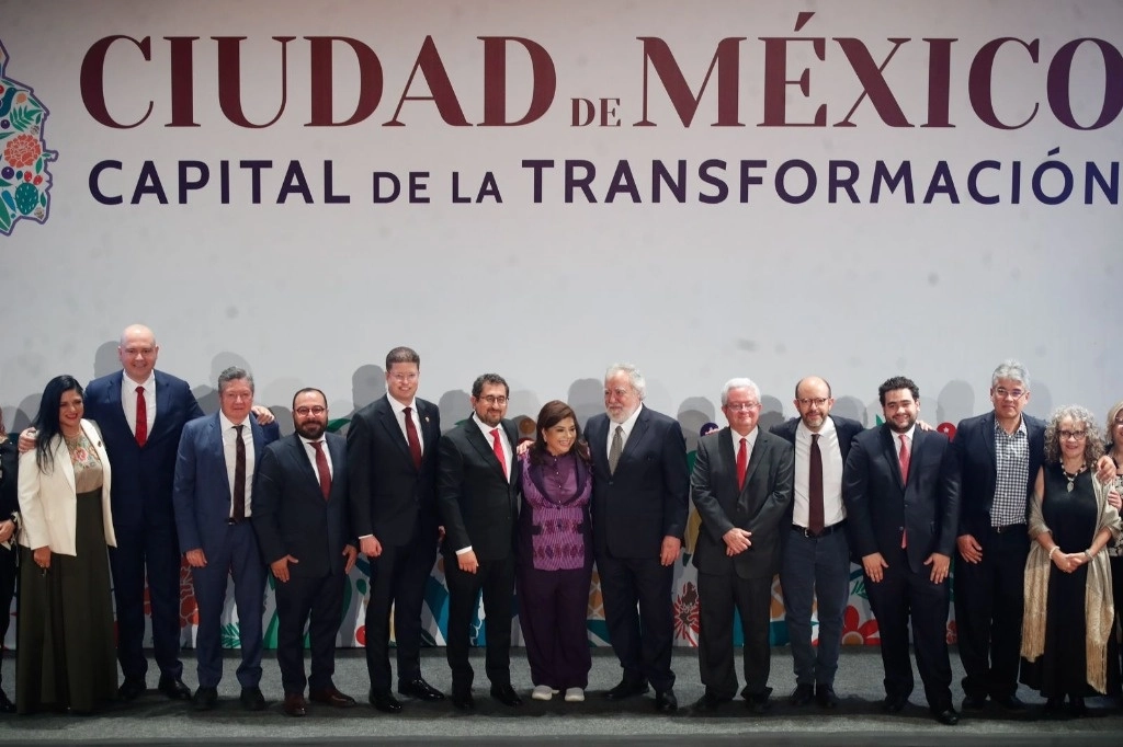 La jefa de Gobierno electa de la Ciudad de México, Clara Brugada, presenta a las y los integrantes de su gabinete legal, entre los que destacan César Cravioto, secretario de Gobierno; Pablo Vázquez Camacho continuará al frente de la SSC-CDMX y Alejandro Encinas en la secretaria de Planeación y Ordenamiento Territorial, entre otros, en el Anfiteatro Simón Bolívar, del Antiguo Colegio de San Ildefonso, en el Centro Histórico, el 19 de agosto de 2024. Foto Cristina Rodríguez