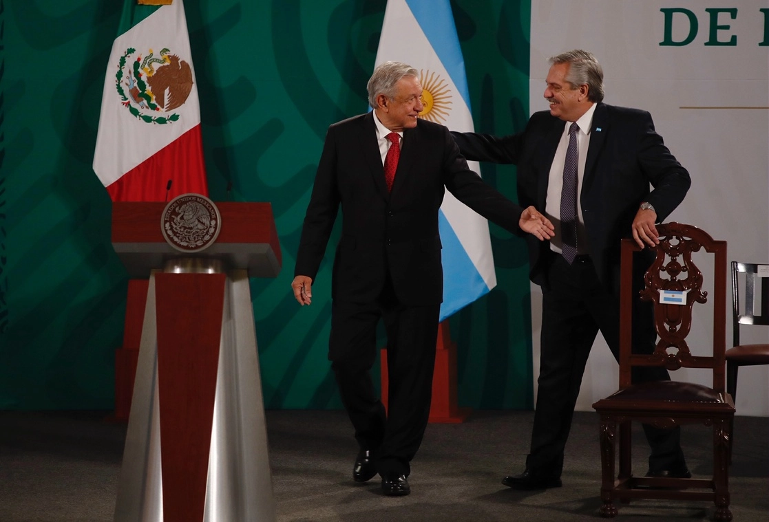 El presidente Andrés Manuel López Obrador y su homólogo de Argentina, Alberto Fernández, ayer en Palacio Nacional. Foto Cristina Rodríguez