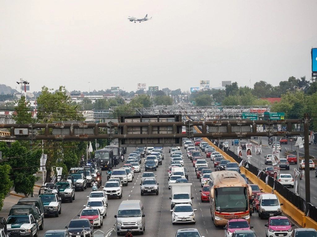 Aspectos de la contaminación ambiental en la CDMX. Foto Víctor Camacho