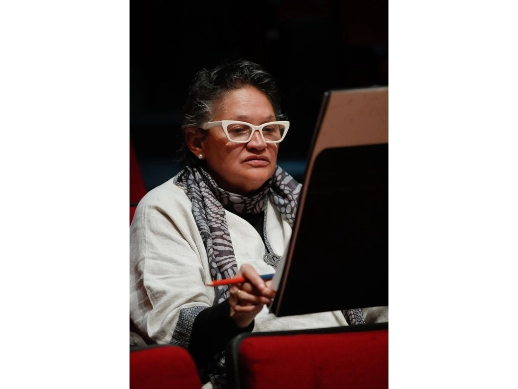 La compositora Marcela Rodríguez durante un ensayo de la OFCM realizado ayer en el Centro Ollin Yoliztli. Foto Cristina Rodríguez