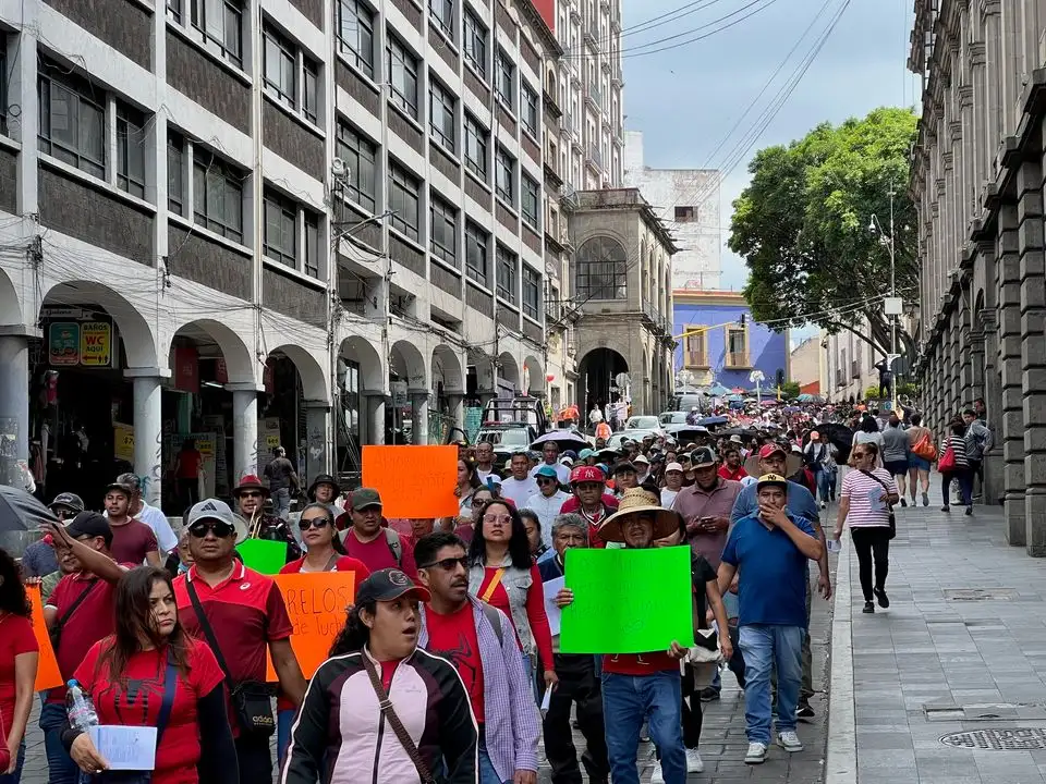 Unos 2 mil maestros de la CNTE se movilizaron a las 9 horas desde el punto conocido como El Calvario con rumbo al centro de Cuernavaca, Morelos, el 30 de mayo de 2025. Foto 