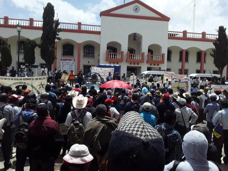 Mitin en la explanada del municipio las Margaritas, Chiapas. Foto La Jornada