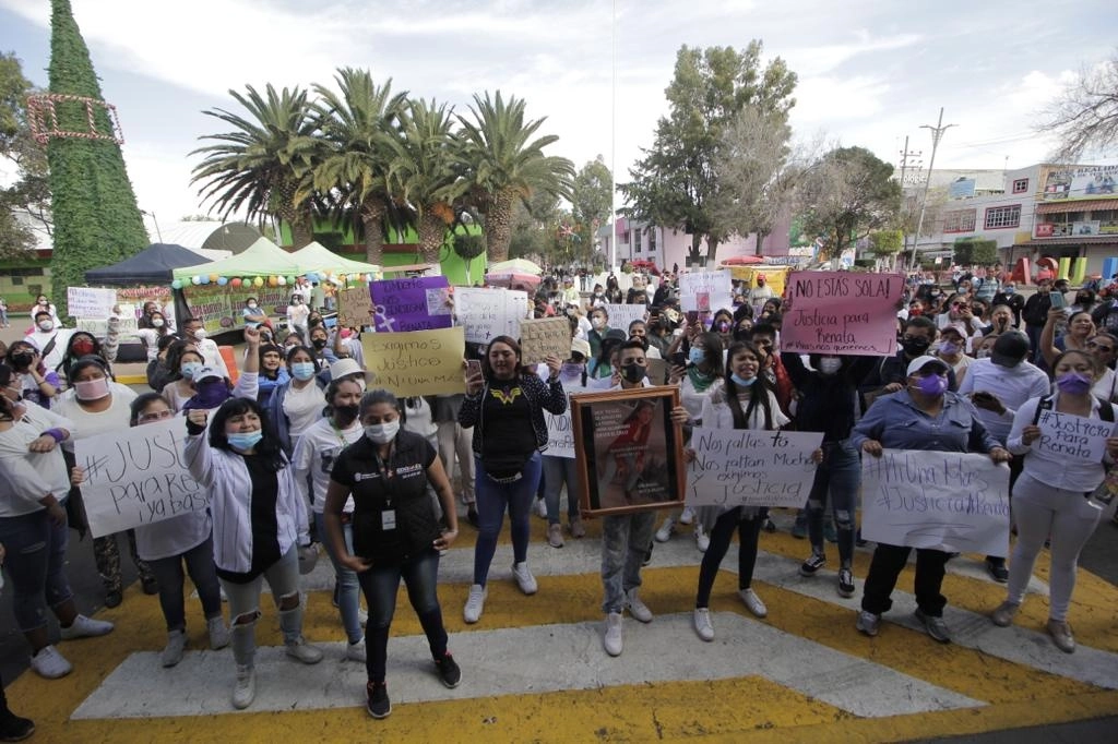 Activistas contra el feminicidio recordaron que en 2015 se decretó en Ixtapaluca la alerta de género y en 2019 alerta por desaparición de mujeres, por lo que el ayuntamiento sí tiene responsabilidad para atender dichos casos. Foto Diana Ramón