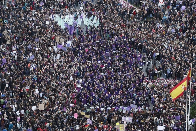Marcha por el Día Internacional de la Mujer en Madrid, España. Foto Ap 