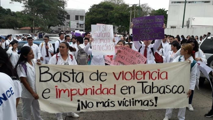 Estudiante de la Universidad Juárez Autónoma de Tabasco marcharon para exigir seguridad. Foto Cortesía portal XEVT