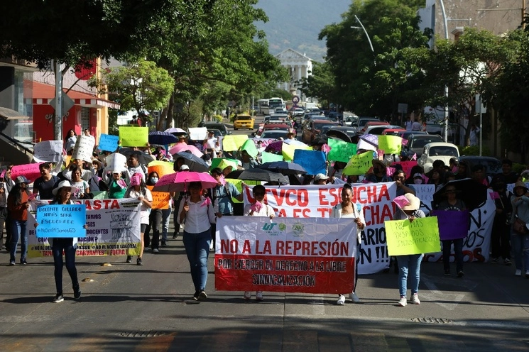 Protesta de los trabajadores despedidos de la Universidad Tecnológica de los Valles Centrales de Oaxaca (Utvco). Foto Jorge A. Pérez Alfonso