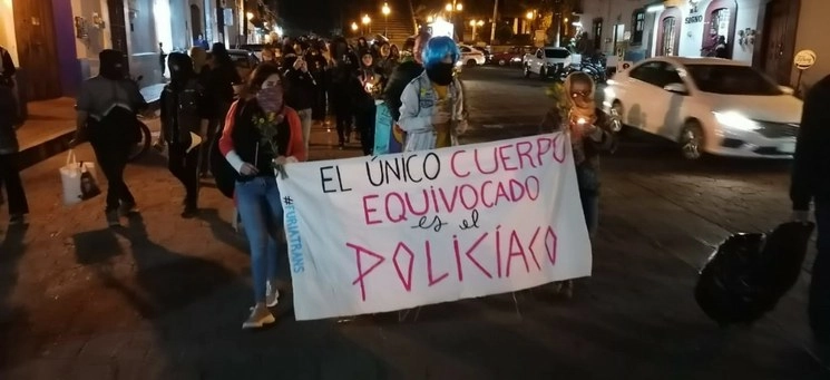 La manifestación concluyó esta noche con un mitin en la Plaza Catedral, sin que se reportaran incidentes. Foto La Jornada