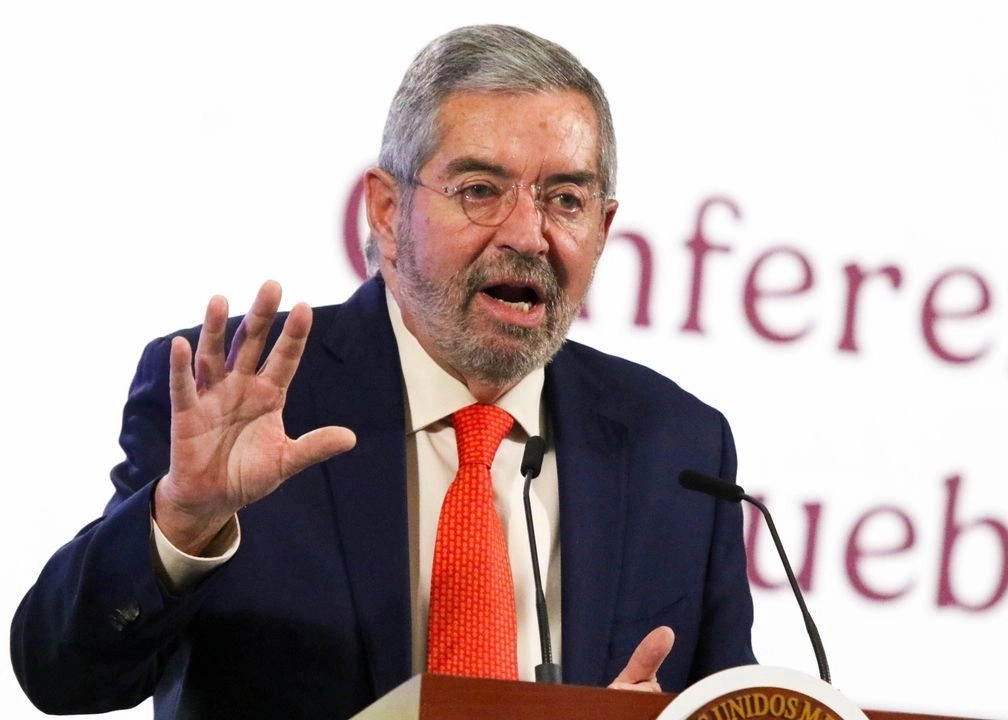 El secretario de Estado de EU, Marco Rubio, y el canciller mexicano, Juan Ramón de la Fuente (en la imagen de archivo), acordaron reforzar el compromiso mutuo para desmantelar organizaciones criminales y terroristas transnacionales que “amenazan la soberanía de México y asesinan a ciudadanos estadunidenses”. Foto 