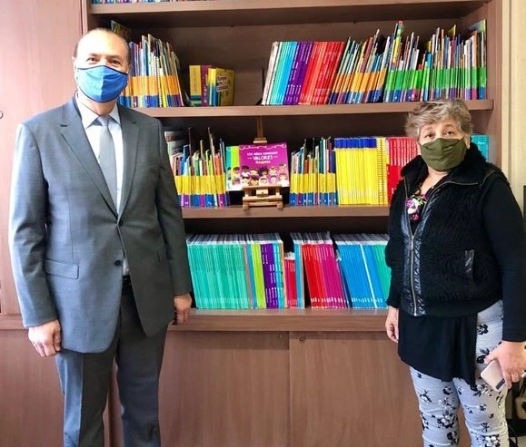 El subsecretario de Educación Básica anunció que su relevo será la maestra Martha Velda. Foto @mbuciom