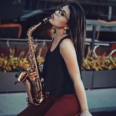 La saxofonista María Elena Ríos en imagen de archivo. Foto tomada de la cuenta de Twitter @_ElenaRios
